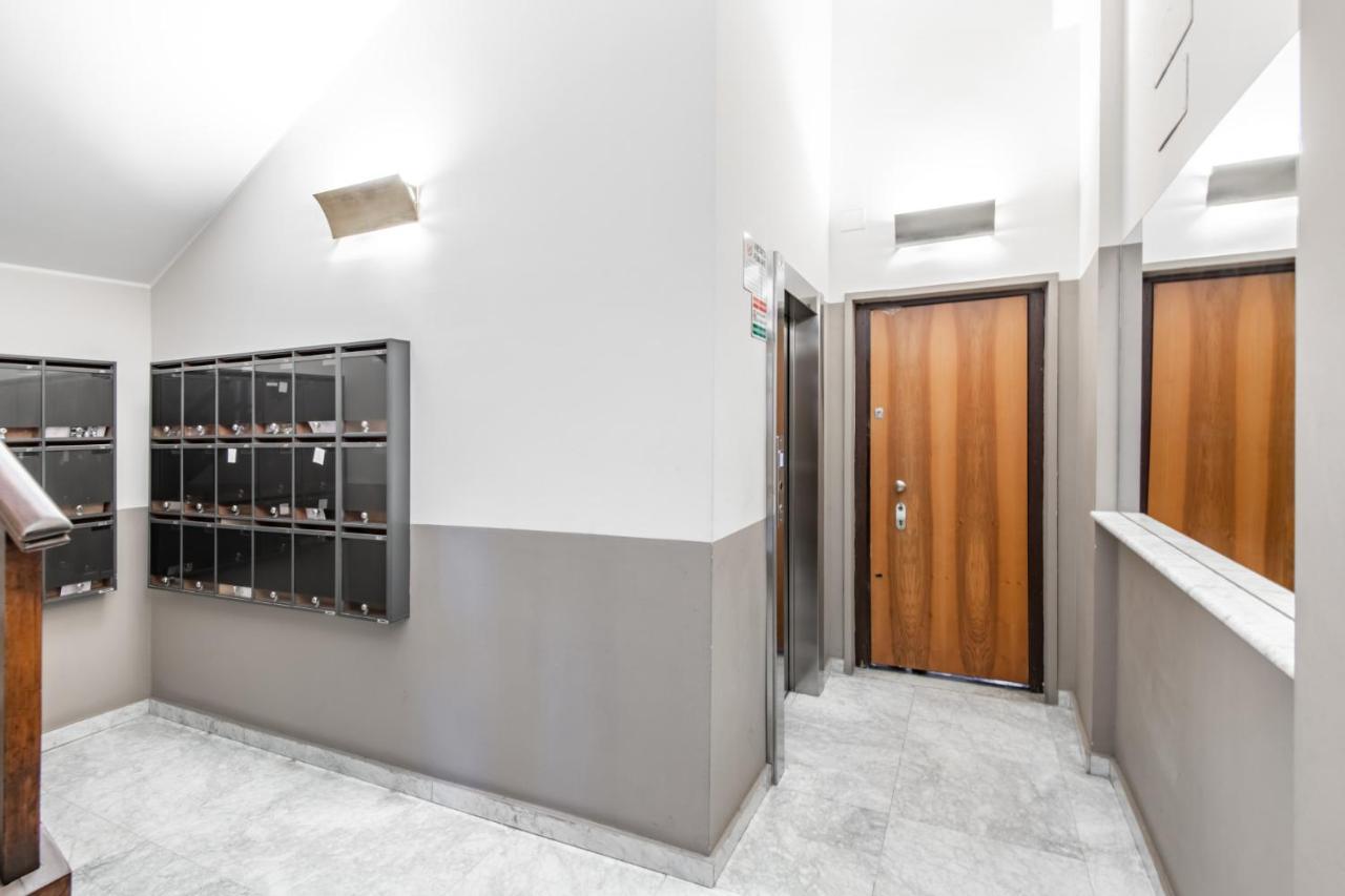 Easylife - Coccole E Comfort - Bilocale Caldo Ed Accogliente A Due Passi Dai Navigli E Metro Verde มิลาน ภายนอก รูปภาพ