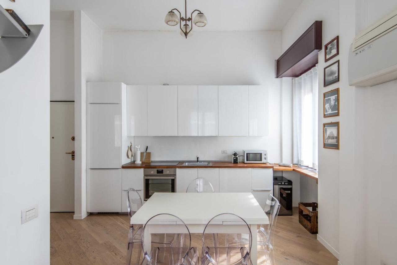 Easylife - Coccole E Comfort - Bilocale Caldo Ed Accogliente A Due Passi Dai Navigli E Metro Verde มิลาน ภายนอก รูปภาพ